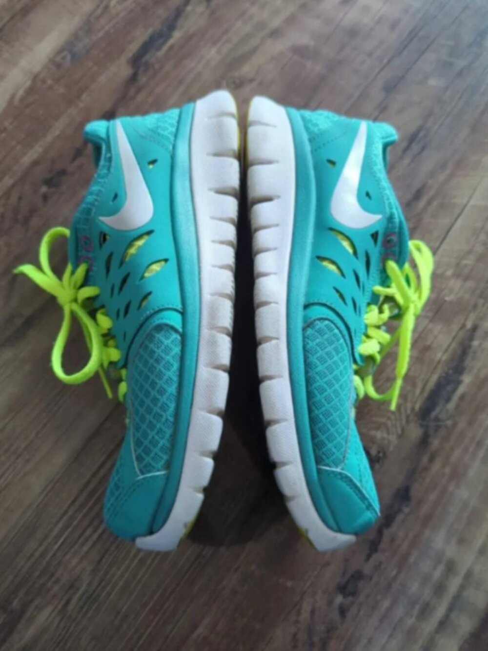 Nike Flex 2013 Run Women's Size 8 in Turquoise / Volt / White
